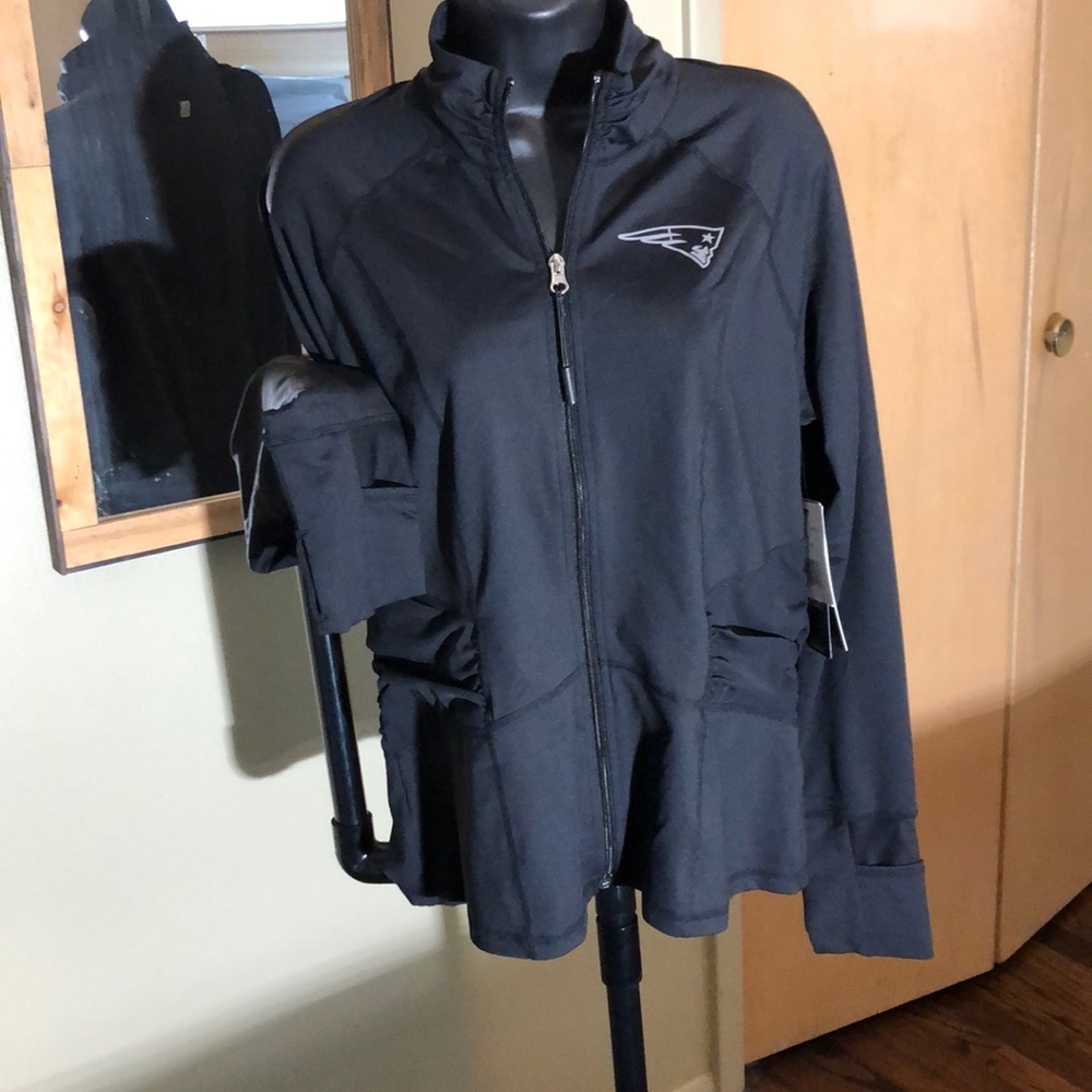 Women’s L - NFL Patriot Active Touch jacket